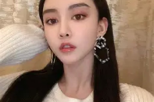 小红书热点榜冲击微博热搜：娱乐与商业化如何并驾齐驱？